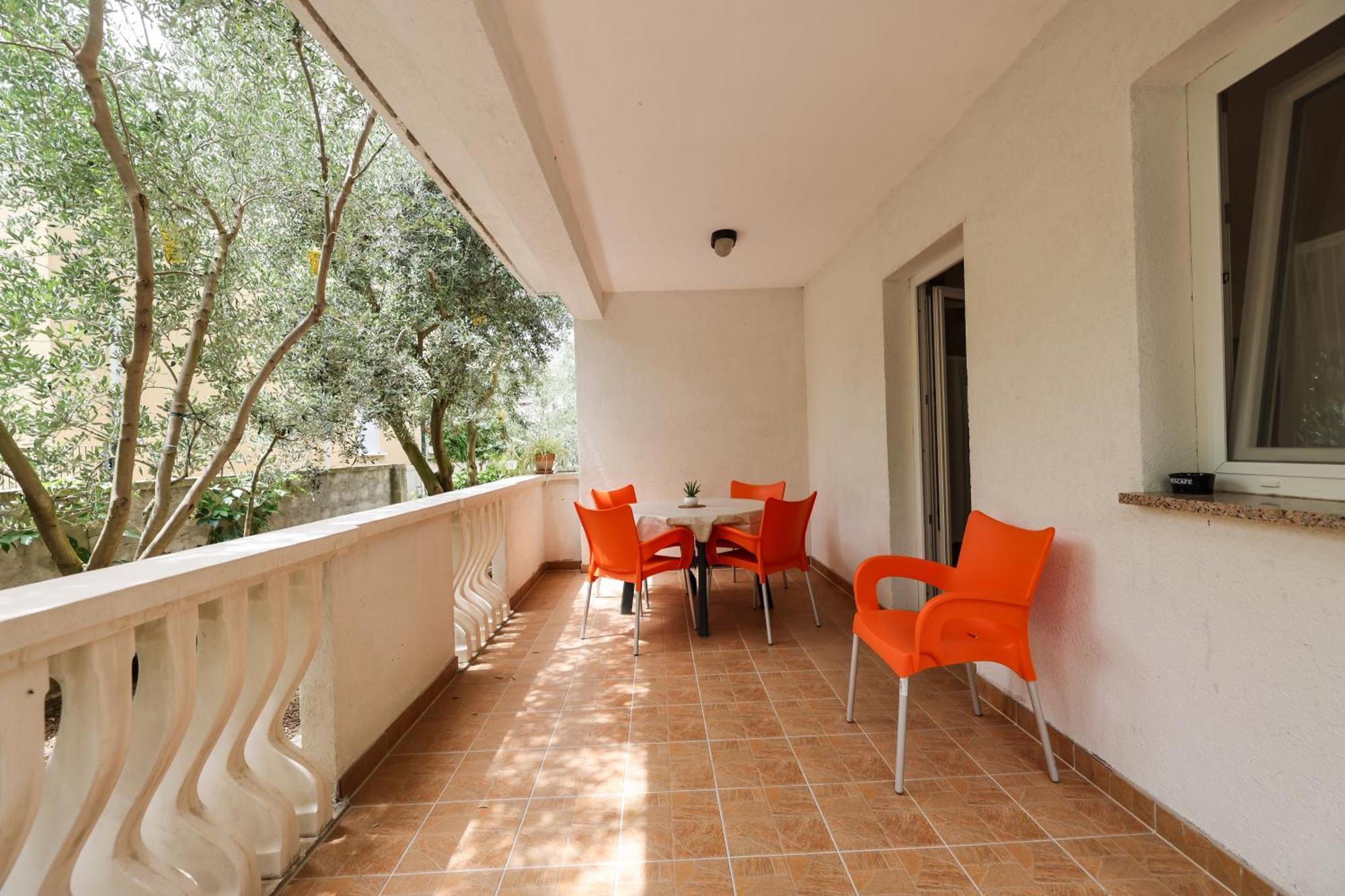 Apartments Kika Nin Bagian luar foto