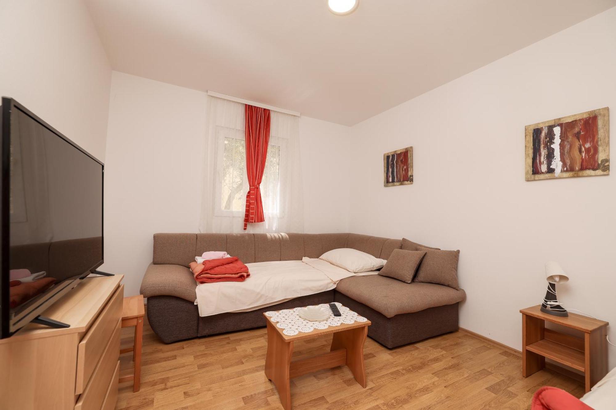 Apartments Kika Nin Bagian luar foto